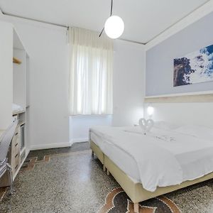 Camera con letto king size